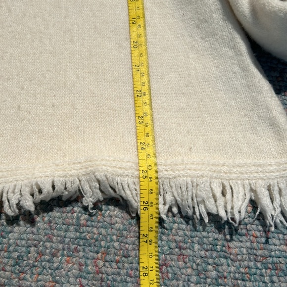 Anthro Akemi&Kim Cream Ladies Cowl Neck Sweater size Large - Picture 6 of 10